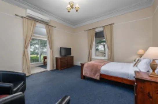 มัวร์ พาร์ค อินน์