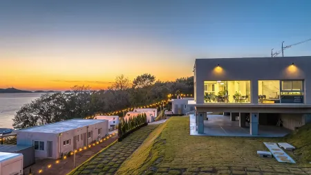 Ganghwa Island Ousu Caravan Отели рядом с достопримечательностью «Bomunsa Temple»