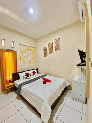 Kinasih Homestay Hotels in Gunturharjo