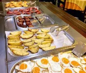 卡特羅斯飯店 - 早餐