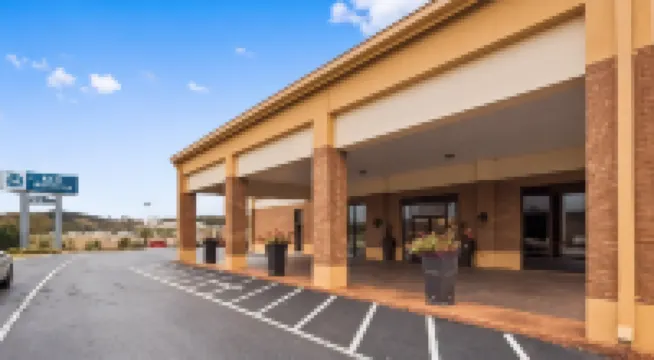 費耶特維爾貝斯特韋斯特酒店 林肯縣酒店