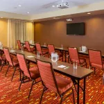 코트야드 바이 메리어트 칼라마주 포티지