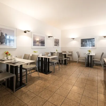 Hotel Topas Frankfurt City Отели рядом с достопримечательностью «Паульскирхе»
