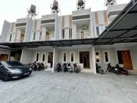 Chelsea J Indekost by the Packer Lodge - พร้อมระเบียง