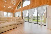 Samcheok Sea and Private Pool Villa Pension Hotel a Samcheok-si