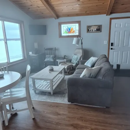 Leech Lake Cabin with Gorgeous Views!  2Br/2ba Pet Friendly! 6 Person Hot Tub!