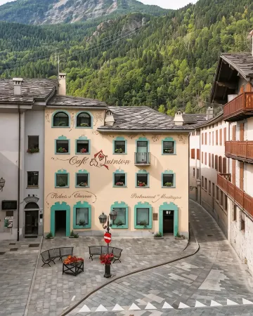 Café Quinson Relais de Charme