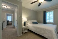 Stylish 3Br Lakefront Home on Kerr Lake