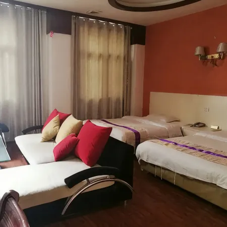 Luoshan Jingyuan Express Hotel
