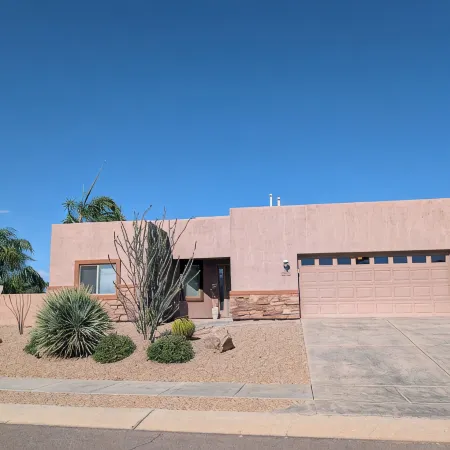 Casa Bella-Luxury Home on Corner Lot, Bring Your Fur Baby.
