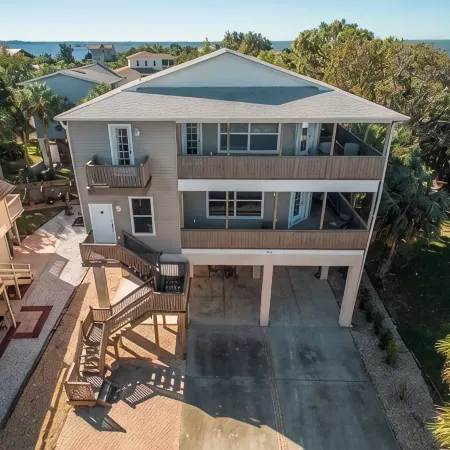 Pine Island - Weeki Wachee Ocean View Home- Walk to Beach on Secluded Island