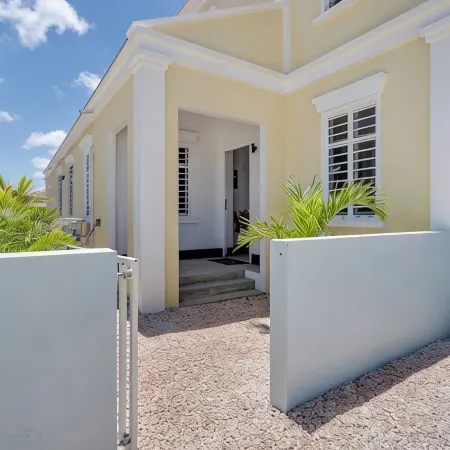 Waterfront 2-BR Oasis with dock – Near Beaches, Stunning Views & Relaxing Vibes!