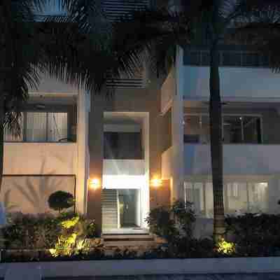 Lily’s Condo # 1 Hotel Exterior