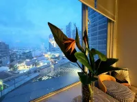 Exquisite Condo Unit in Eastwood 1.5 BR, 5 Beds - pet friendly