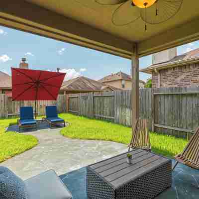 1 story, foosball, COZY 3 bedroom in The Woodlands ! ! Hotel Exterior