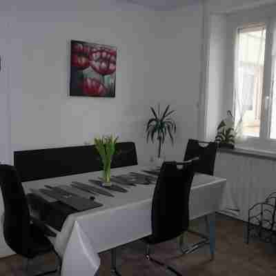 Geranium Apartment Dining/Meeting Rooms