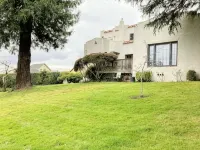 Lida's House, Walk to Everything