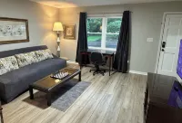 Extended Stay NE Hickory 2 Bed, 1.5 Bath, Workspace, Washer Dryer, Easy Commute - 2-Star