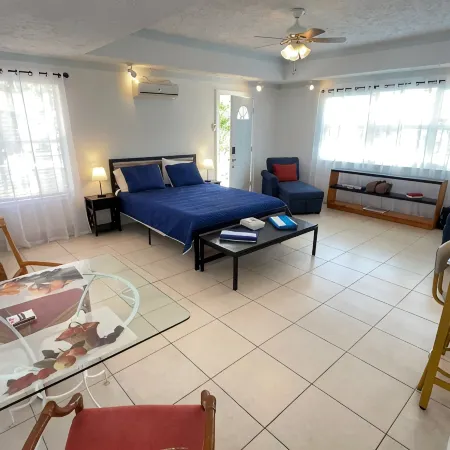 2Br near Coral Beach- Coconut Villa, hear the waves and relax! Отели в г. Фрипорт