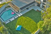 Donghu Family Travel Homestay - Private Pools