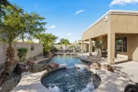 Heated pool & hot tub - backyard oasis - single level home