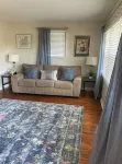 Corner Cottage by the bay