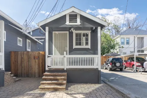 Modern 1-BR Apartment Close to Downtown vibes