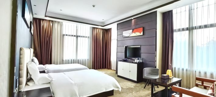 Lotus Lake Business Hotel (Longyan Wanda Branch) Hotel di Longyan