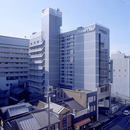 Smile Hotel Kyoto Shijo Отели рядом с достопримечательностью «Станция Karasuma»