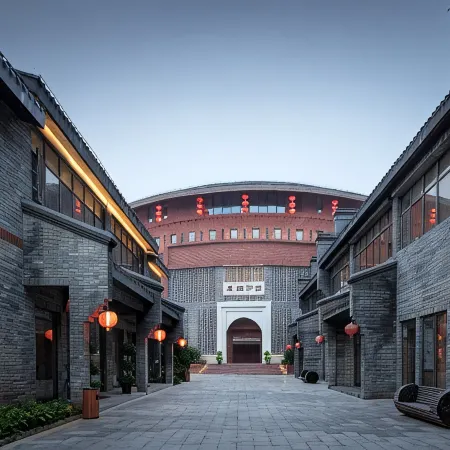Hejun Town Student Enclosed House Hotel