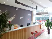 Ceheng Weiyi Collection Hotel