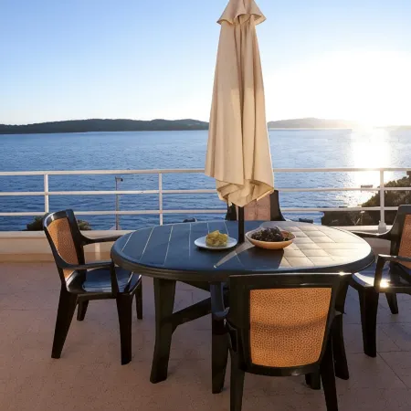 Seafront Luxury Apartments Fun