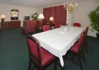 Super 8 by Wyndham Harrison OH