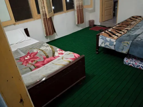 Zahoor Hotel and Restaurant