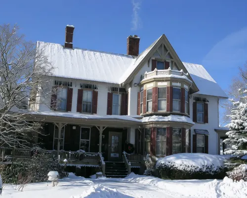 Black Swan Inn Hotels in Tilton