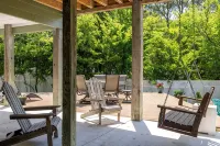 Private Beach Retreat - Outdoor Living, Dog Friendly Yard, Hot Tub, Game Room - Wi-Fi