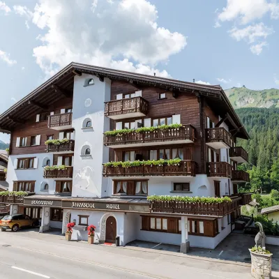 Hotel Steinbock Отели рядом с достопримечательностью «Железнодорожный вокзал Давос Дорф»