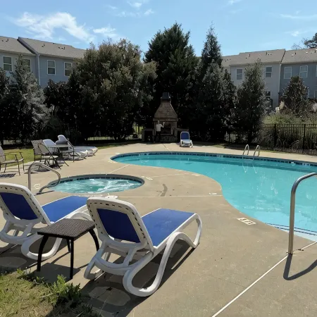 Lakefront, Dock, Kayaks, Paddleboards, Pool,Hot Tub and Access to Boat Rentals!