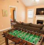 The Peach Club - Across from the Augusta National - Homestays