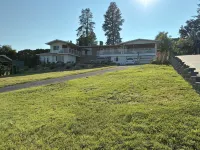 THE LAKEVIEW LOOKOUT, 1 Bedroom - Sleeps 2- walking distance to Lake & Wineries. - Wifi
