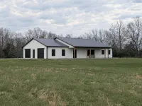 Newly Built Shouse Near Mark Twain Lake! - Homestays