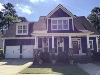 Charming 4 bedroom two story home in a golf course neighborhood. - 4 stjerner