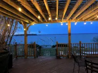 Cozy Lake House on Oneida with Waterfront Access
