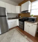 Cozy 1-bedroom apartment with Kitchen, Wi-Fi and AC in charming Elizabeth.