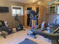 Spacious 3-Home Kanab Family & Business Retreat, Hot Tub • Sauna • Gym •Firepits - Gym