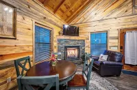 Travelin Lights;Perfect Cabin Experience- Sleeps 4 - Chalets