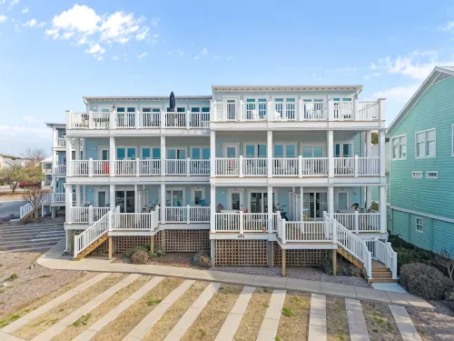 Waterfront Retreat walkable to the best shops, restaurants, & charm of Southport - Homestays