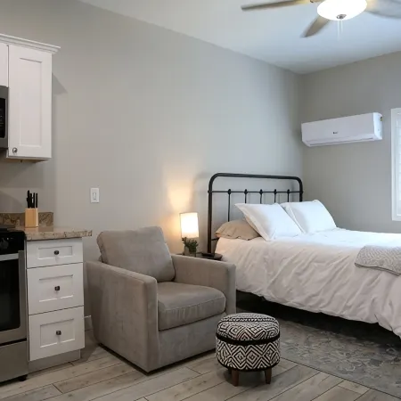 Cozy studio in Yuma's Century Heights historic district!