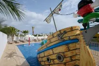 Sunrise Oasis Hotel & Waterpark - Beach