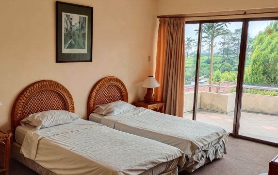 Puncak Inn Resort Hotel